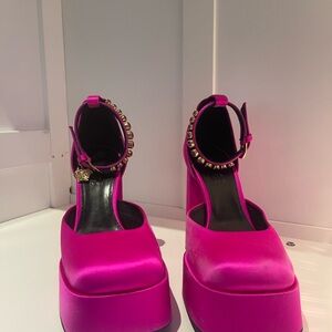 Versace pink platform Pump